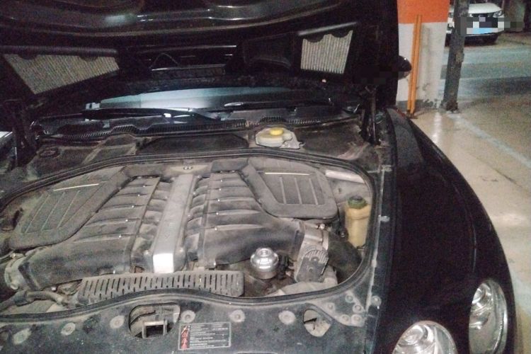 Used Bentley Flying Spur  Engine Bay Left