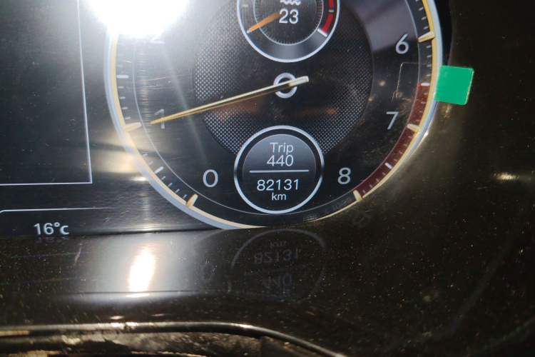Used Bentley Flying Spur 2012 6.0T Limited Edition Odometer Close Up