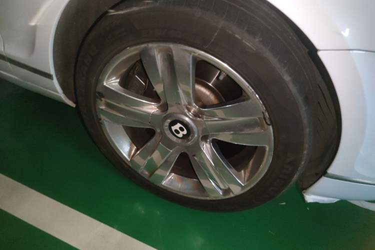 Used Bentley Flying Spur  Right Front Wheel Hub
