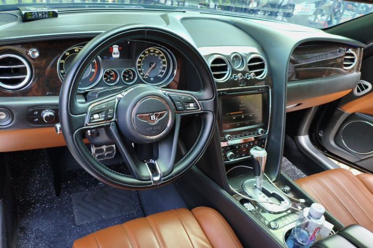 Used Bentley Flying Spur 2013 6.0T W12 Luxury Edition Center Console