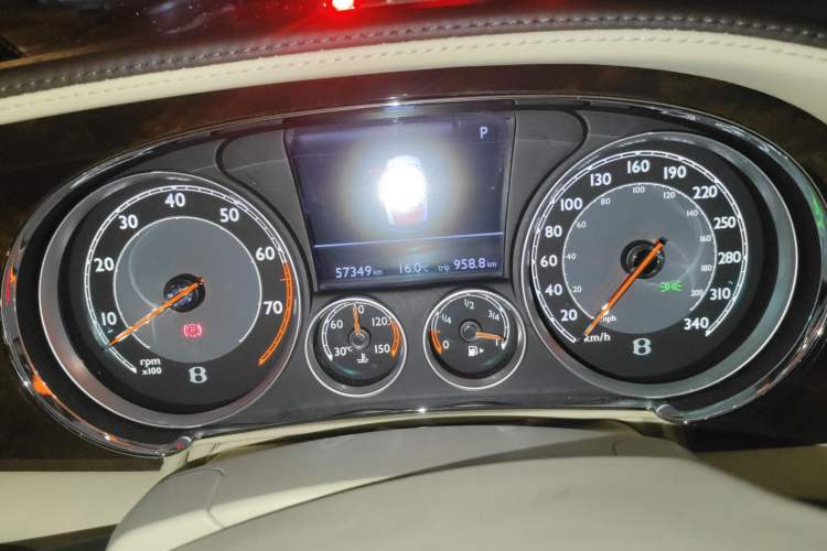 Used Bentley Flying Spur 2013 6.0T W12 Mulliner Odometer Close Up