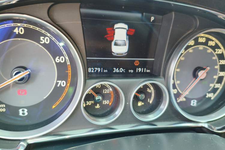 Used Bentley Flying Spur 2013 6.0T W12 Luxury Edition Odometer Close Up