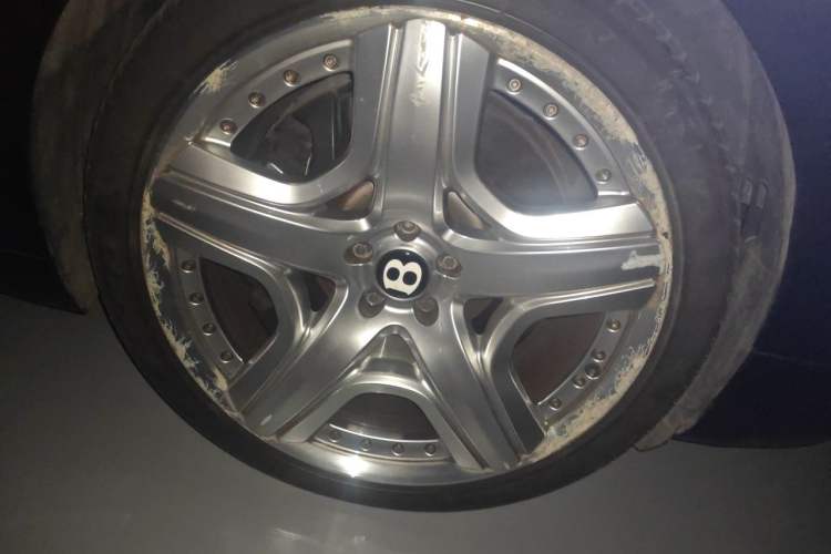 Used Bentley Flying Spur 2013 6.0T W12 Mulliner Right Front Wheel Hub