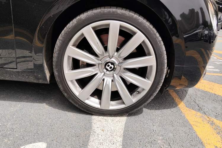 Used Bentley Flying Spur 2013 6.0T W12 Prestige Edition Right Front Wheel Hub