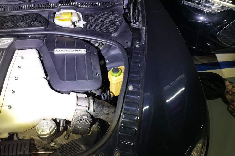 Used Bentley Flying Spur 2013 6.0T W12 Luxury Edition Engine Bay Left