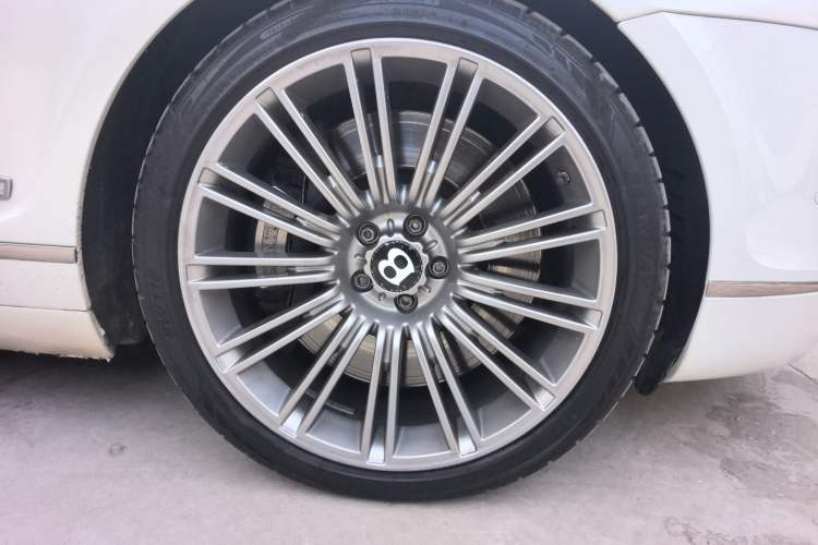 Used Bentley Flying Spur 2013 6.0T W12 Luxury Edition Right Front Wheel Hub