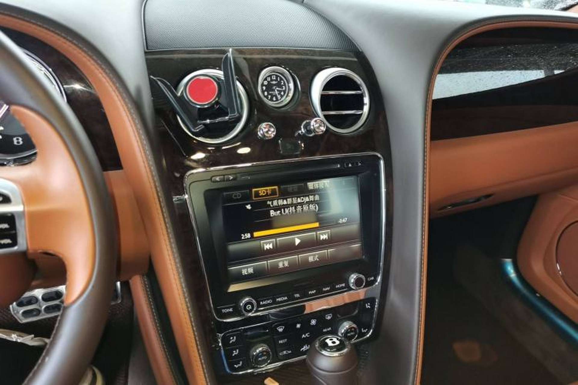 Used Bentley Flying Spur 2014 4.0T V8 Prestige Edition Audio And AC Panel