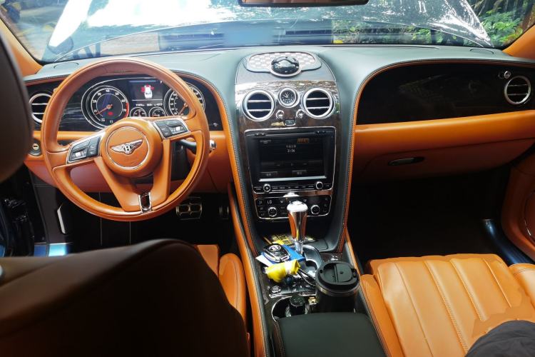 Used Bentley Flying Spur 2014 4.0T V8 Standard Edition Center Console