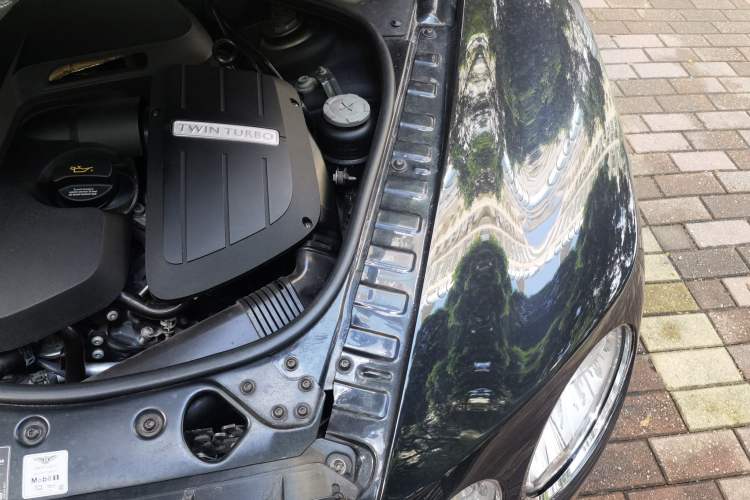 Used Bentley Flying Spur 2014 4.0T V8 Standard Edition Engine Bay Left