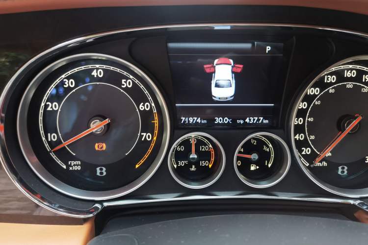Used Bentley Flying Spur 2014 4.0T V8 Standard Edition Odometer Close Up