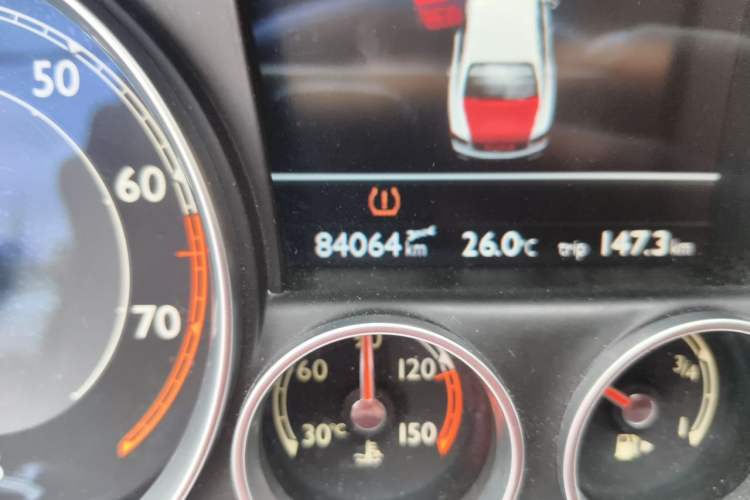 Used Bentley Flying Spur 2014 4.0T V8 Prestige Edition Odometer Close Up