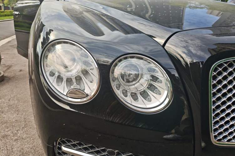 Used Bentley Flying Spur  Right Front Headlight