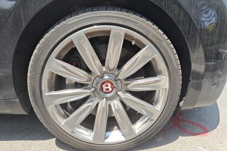Used Bentley Flying Spur 2014 4.0T V8 Standard Edition Right Front Wheel Hub