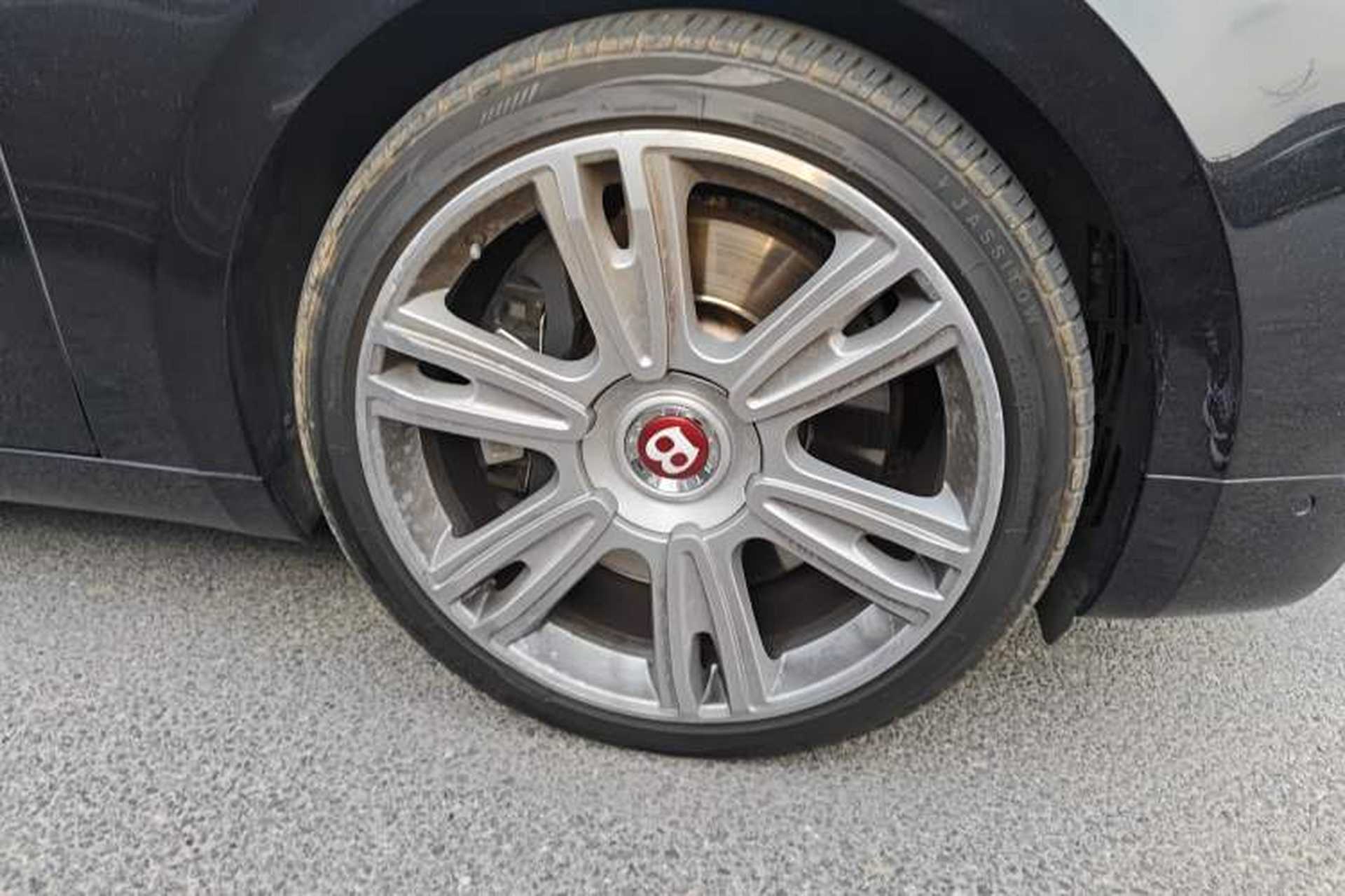 Used Bentley Flying Spur 2014 4.0T V8 Prestige Edition Right Front Wheel Hub
