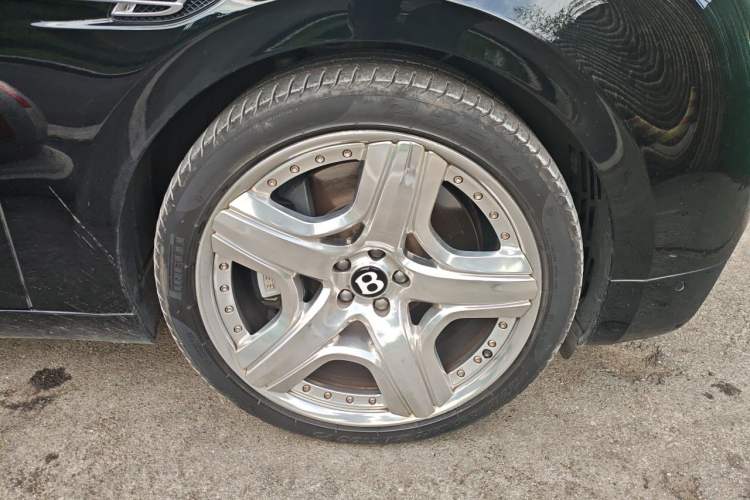 Used Bentley Flying Spur  Right Front Wheel Hub