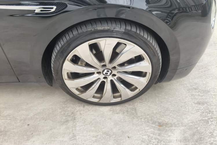 Used Bentley Flying Spur 2014 4.0T V8 Prestige Edition Right Front Wheel Hub