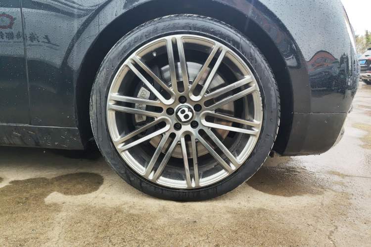 Used Bentley Flying Spur 2014 4.0T V8 Standard Edition Right Front Wheel Hub