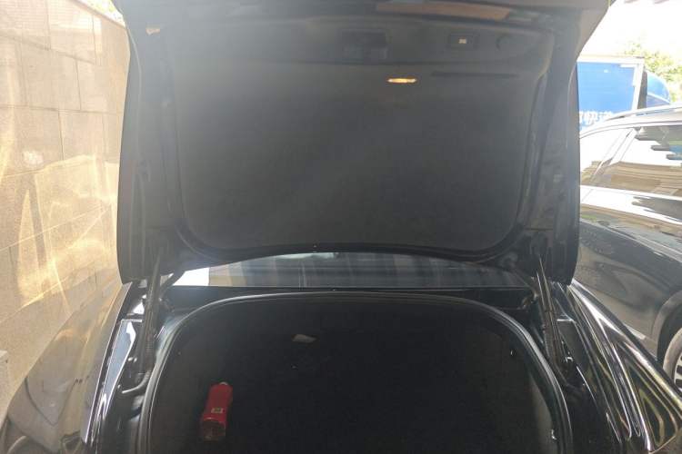 Used Bentley Flying Spur  Trunk