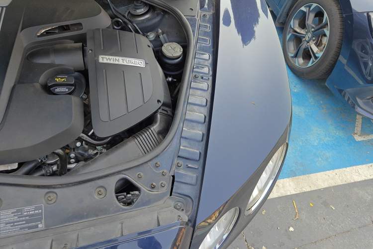 Used Bentley Flying Spur 2014 4.0T V8 Prestige Edition Engine Bay Left