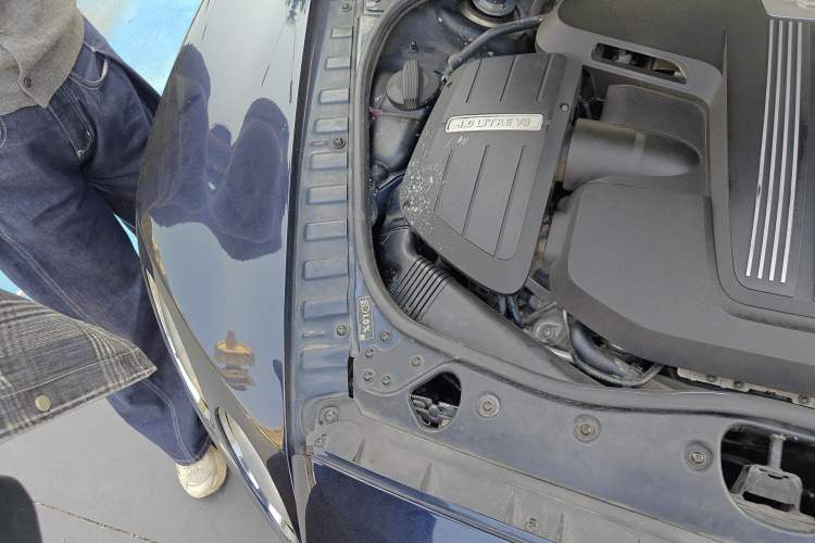 Used Bentley Flying Spur 2014 4.0T V8 Prestige Edition Engine Bay Right