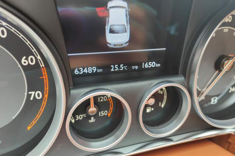Used Bentley Flying Spur 2014 4.0T V8 Standard Edition Odometer Close Up