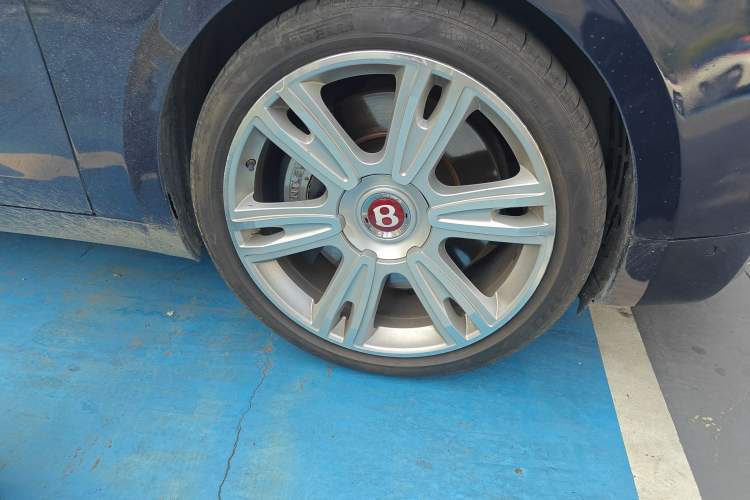 Used Bentley Flying Spur 2014 4.0T V8 Prestige Edition Right Front Wheel Hub