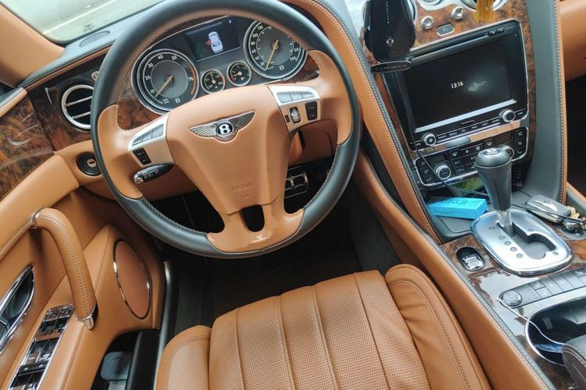Used Bentley Flying Spur 2014 4.0T V8 Standard Edition Steering Wheel