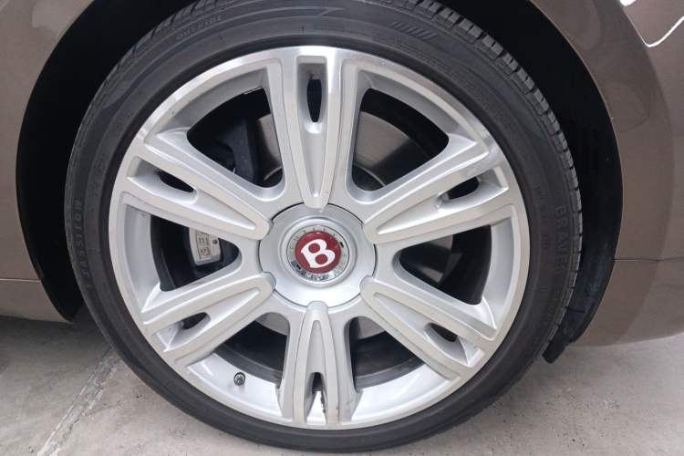 Used Bentley Flying Spur 2014 4.0T V8 Prestige Edition Right Front Wheel Hub