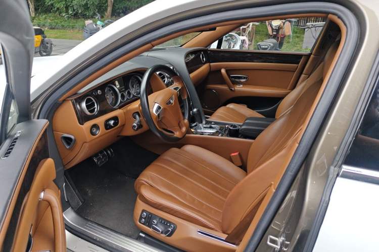 Used Bentley Flying Spur 2014 4.0T V8 Prestige Edition Left Front Seat