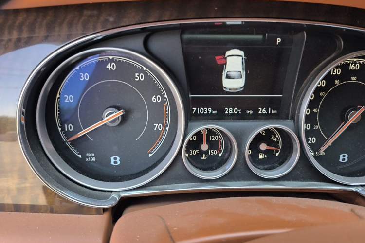 Used Bentley Flying Spur 2014 4.0T V8 Standard Edition Odometer Close Up