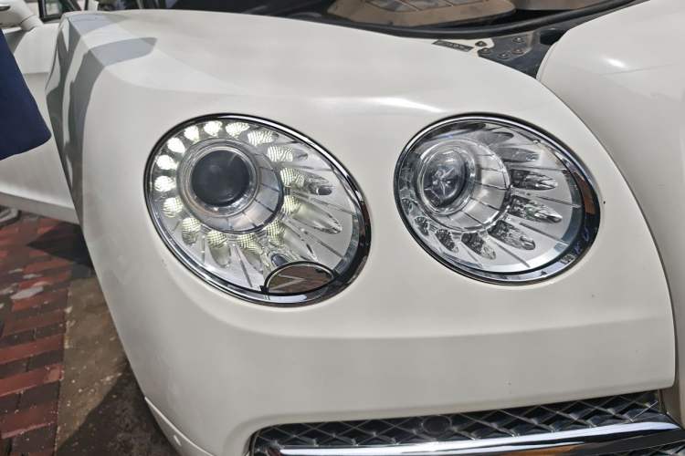 Used Bentley Flying Spur 2014 4.0T V8 Standard Edition Right Front Headlight