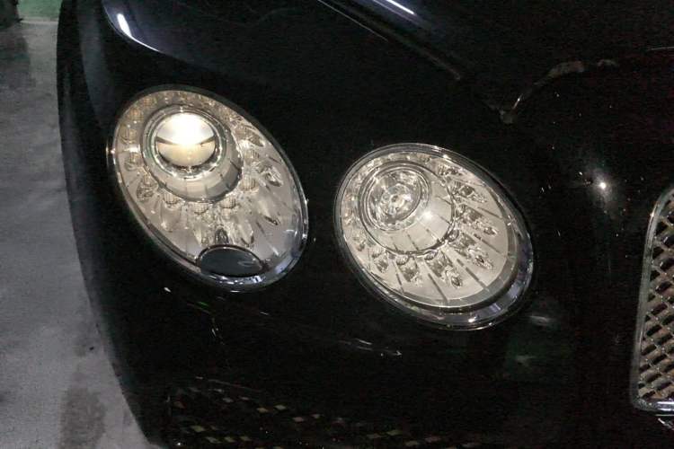 Used Bentley Flying Spur 2015 4.0T V8 Luxury Edition Right Front Headlight