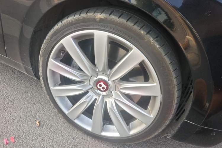 Used Bentley Flying Spur  Right Front Wheel Hub
