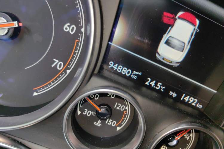 Used Bentley Flying Spur 2016 4.0T V8 Standard Edition Odometer Close Up