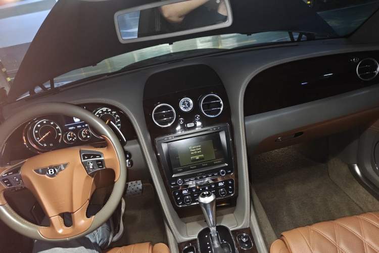 Used Bentley Flying Spur 2016 4.0T V8 Standard Edition Center Console