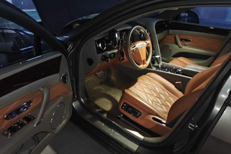 Used Bentley Flying Spur 2016 4.0T V8 Standard Edition Driver Seat