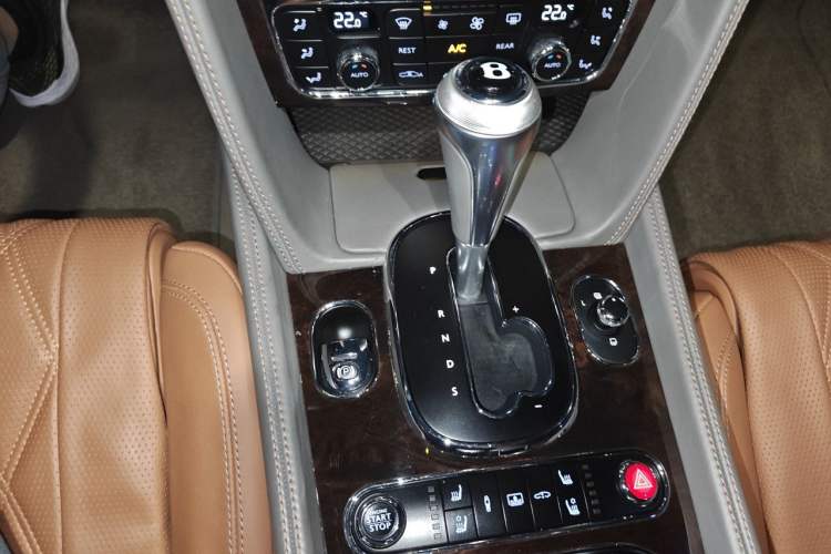 Used Bentley Flying Spur 2016 4.0T V8 Standard Edition Gear Lever