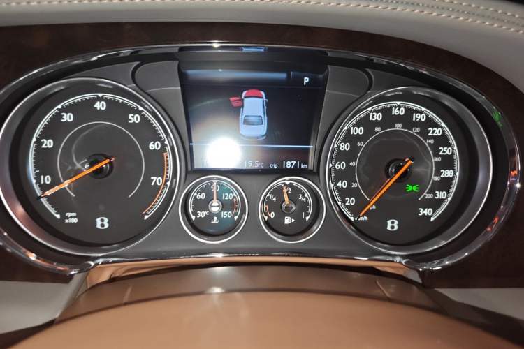 Used Bentley Flying Spur 2016 4.0T V8 Standard Edition Instrument Cluster