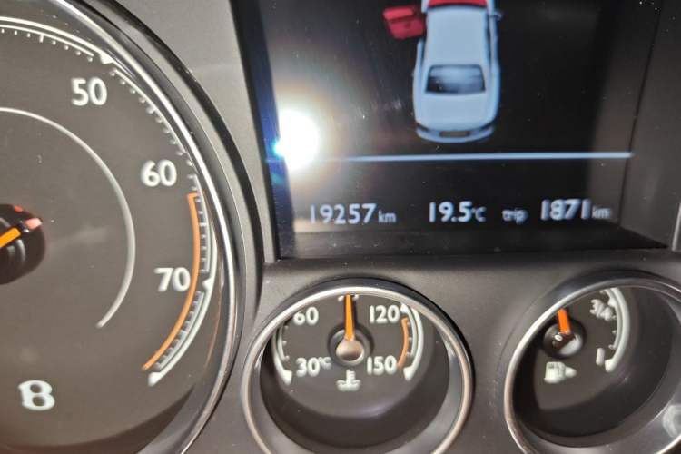 Used Bentley Flying Spur 2016 4.0T V8 Standard Edition Odometer Close Up