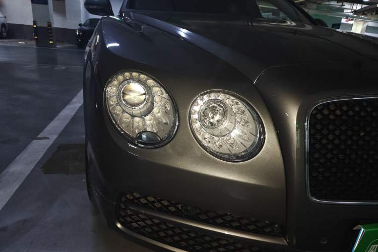 Used Bentley Flying Spur 2016 4.0T V8 Standard Edition Right Front Headlight