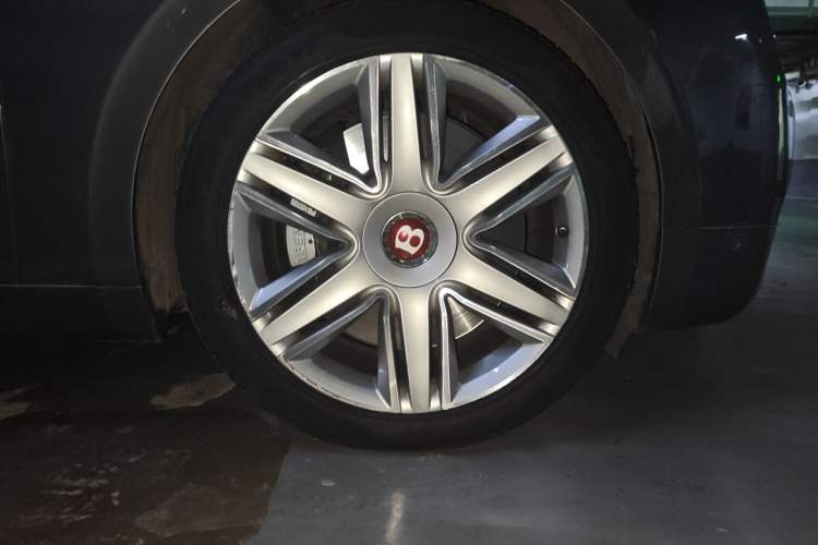 Used Bentley Flying Spur 2016 4.0T V8 Standard Edition Right Front Wheel Hub