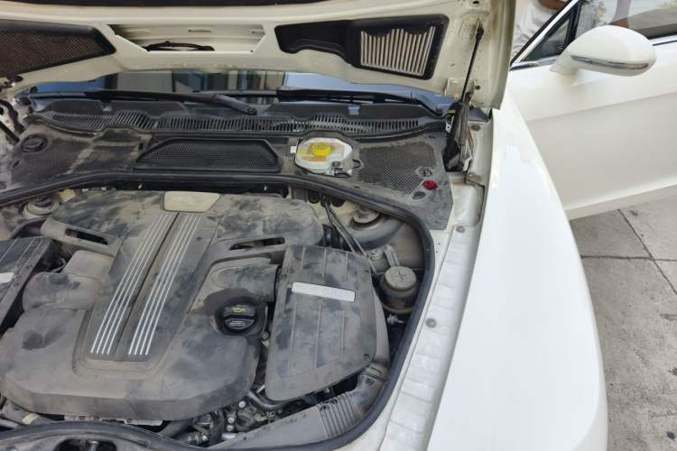 Used Bentley Flying Spur 2016 4.0T V8 Standard Edition Engine Bay Left