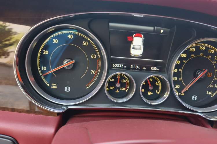 Used Bentley Flying Spur 2016 4.0T V8 Standard Edition Odometer Close Up