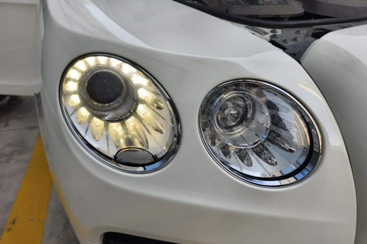 Used Bentley Flying Spur 2016 4.0T V8 Standard Edition Right Front Headlight
