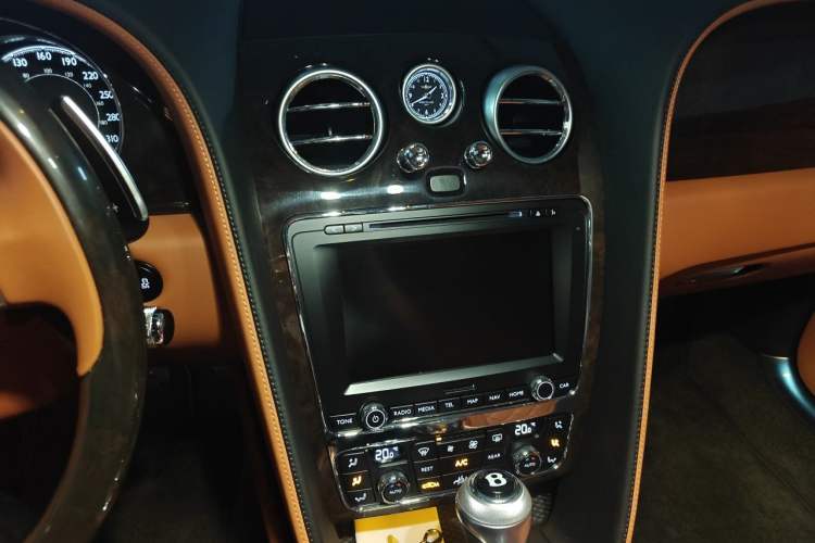 Used Bentley Flying Spur 2017 4.0T V8 S Standard Edition Audio And AC Panel