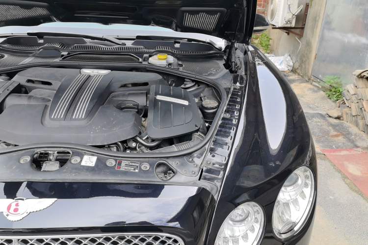 Used Bentley Flying Spur 2017 4.0T V8 Standard Edition Engine Bay Left