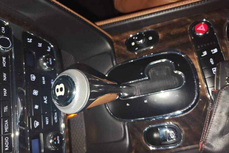 Used Bentley Flying Spur 2017 4.0T V8 Standard Edition Gear Lever