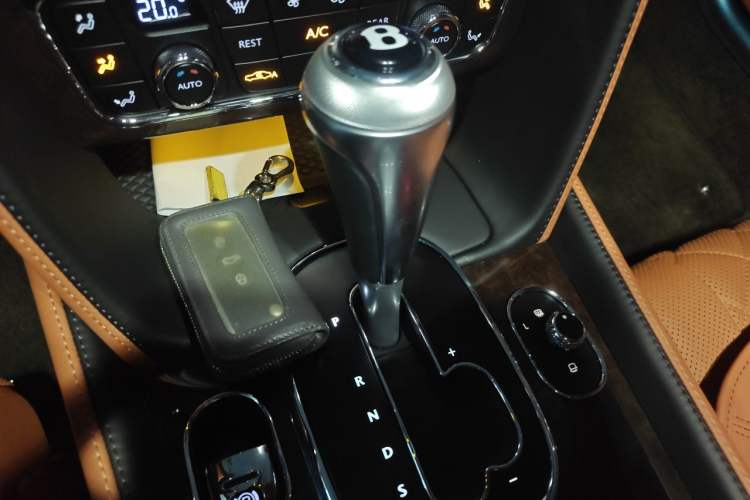 Used Bentley Flying Spur 2017 4.0T V8 S Standard Edition Gear Lever