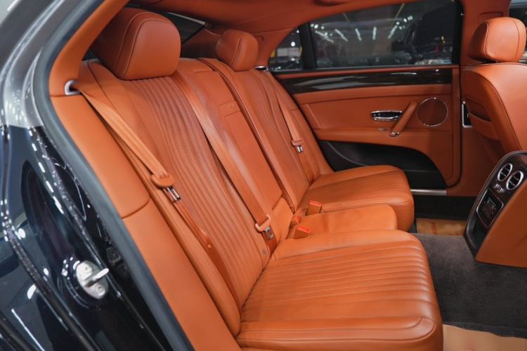Used Bentley Flying Spur 2017 4.0T V8 Standard Edition Interior 2