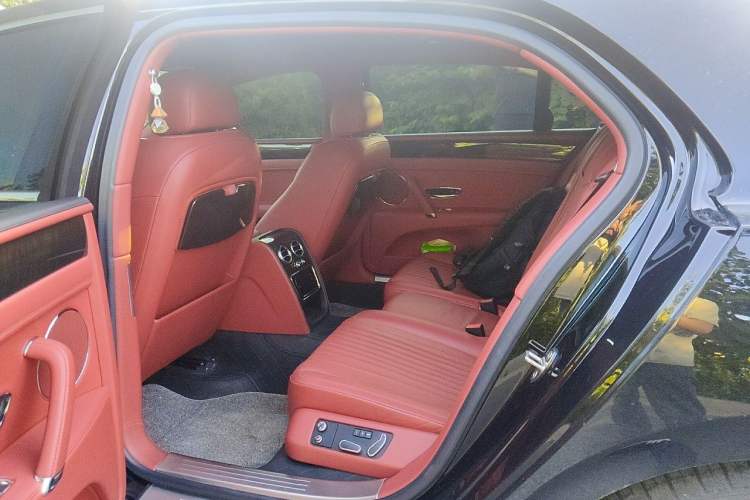 Used Bentley Flying Spur 2017 4.0T V8 S Standard Edition Left Rear Seat